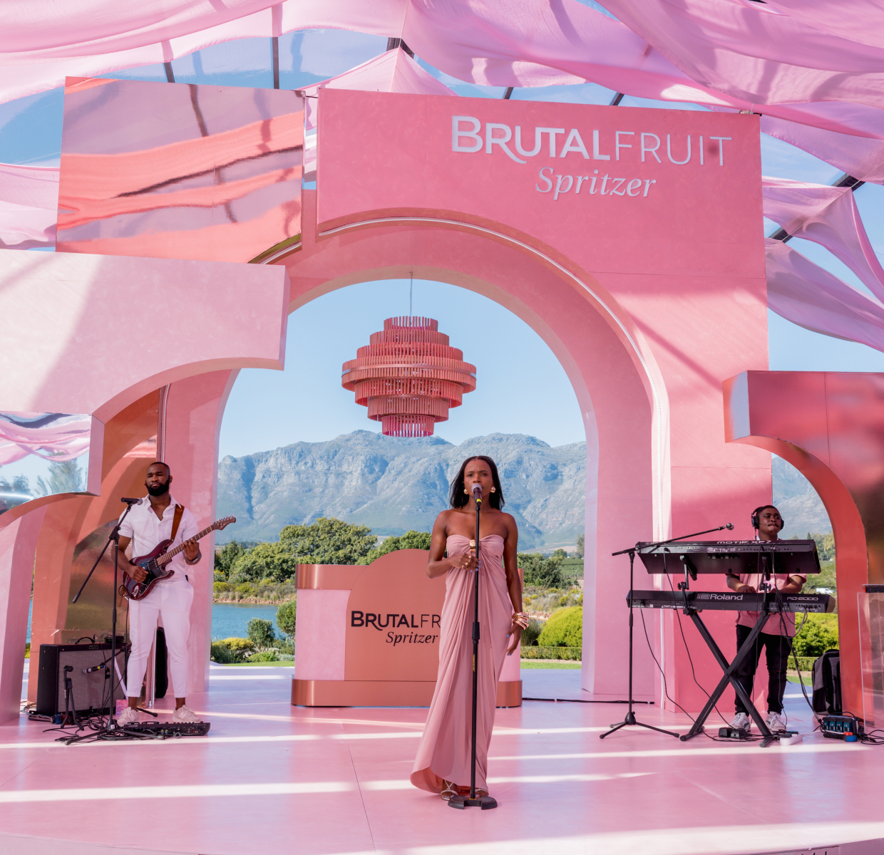 WINKDAM324143_7D2A1252