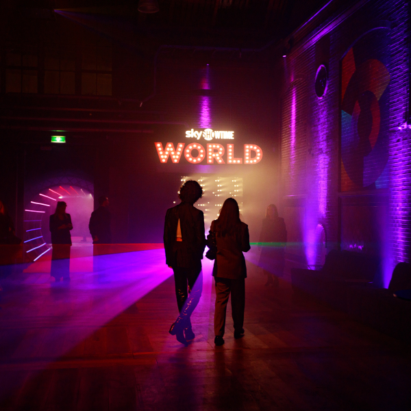 SKYSHOWTIME_6_SST_WORLD_2202